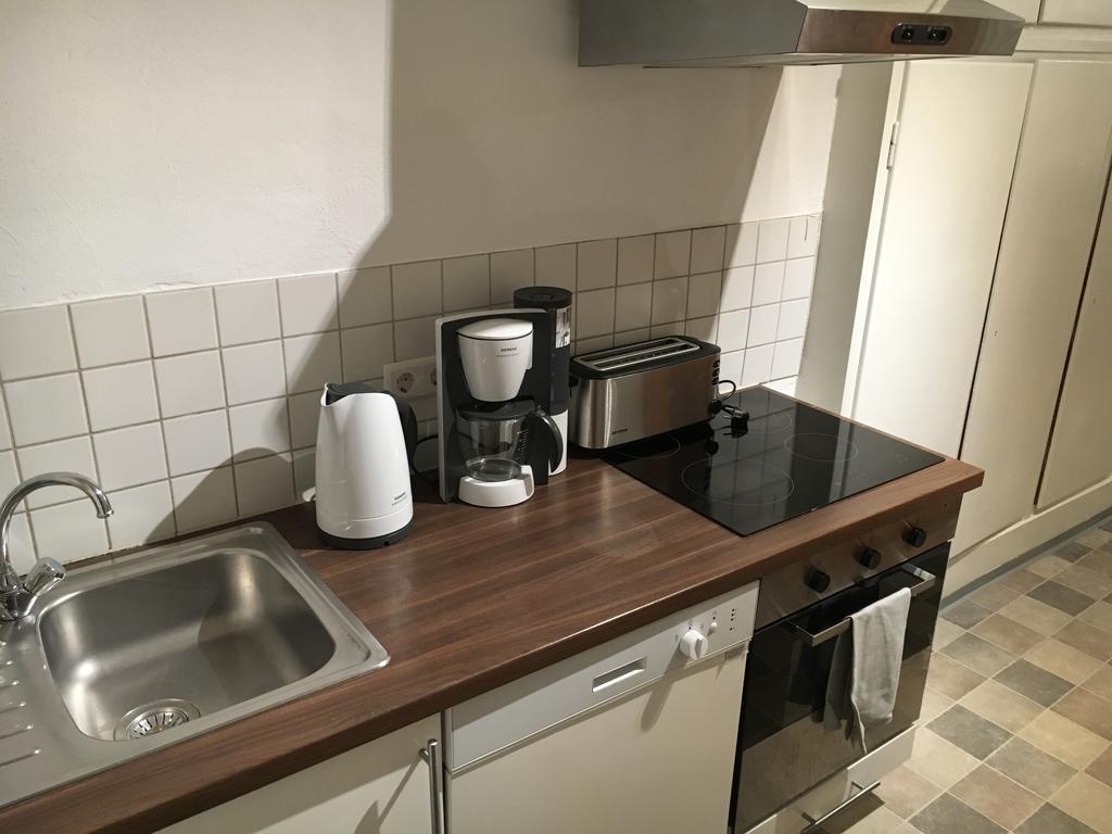 Privatzimmer In Bester Altstadtlage Tübingen Exterior foto